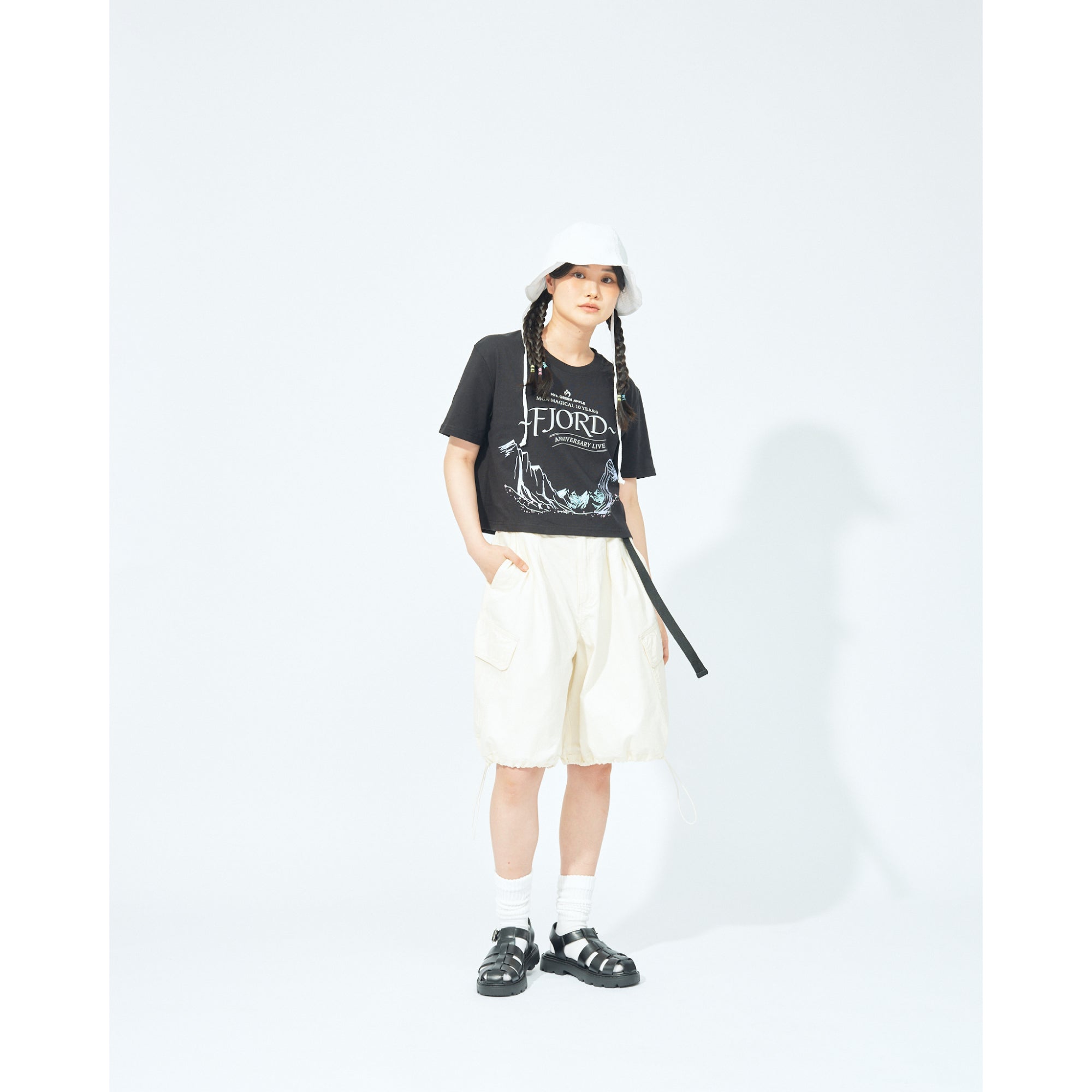Mrs. GREEN APPLE/ FJORD Tシャツ/ブラック/XL FJORD ロゴTシャツ / ブラック – Mrs. GREEN APPLE OFFICIAL STORE