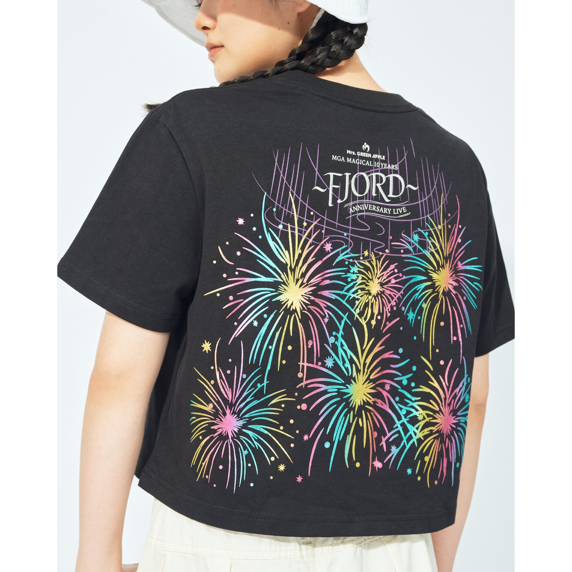Mrs. GREEN APPLE FJORD フィヨルド ロゴTシャツ 黒 FJORD ロゴTシャツ / ブラック – Mrs. GREEN APPLE OFFICIAL STORE