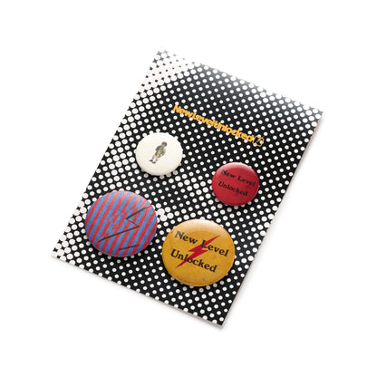 【二次受注販売】 Hiloto 「NewLevelUnlocked」 Can Badge Set (4 pcs)